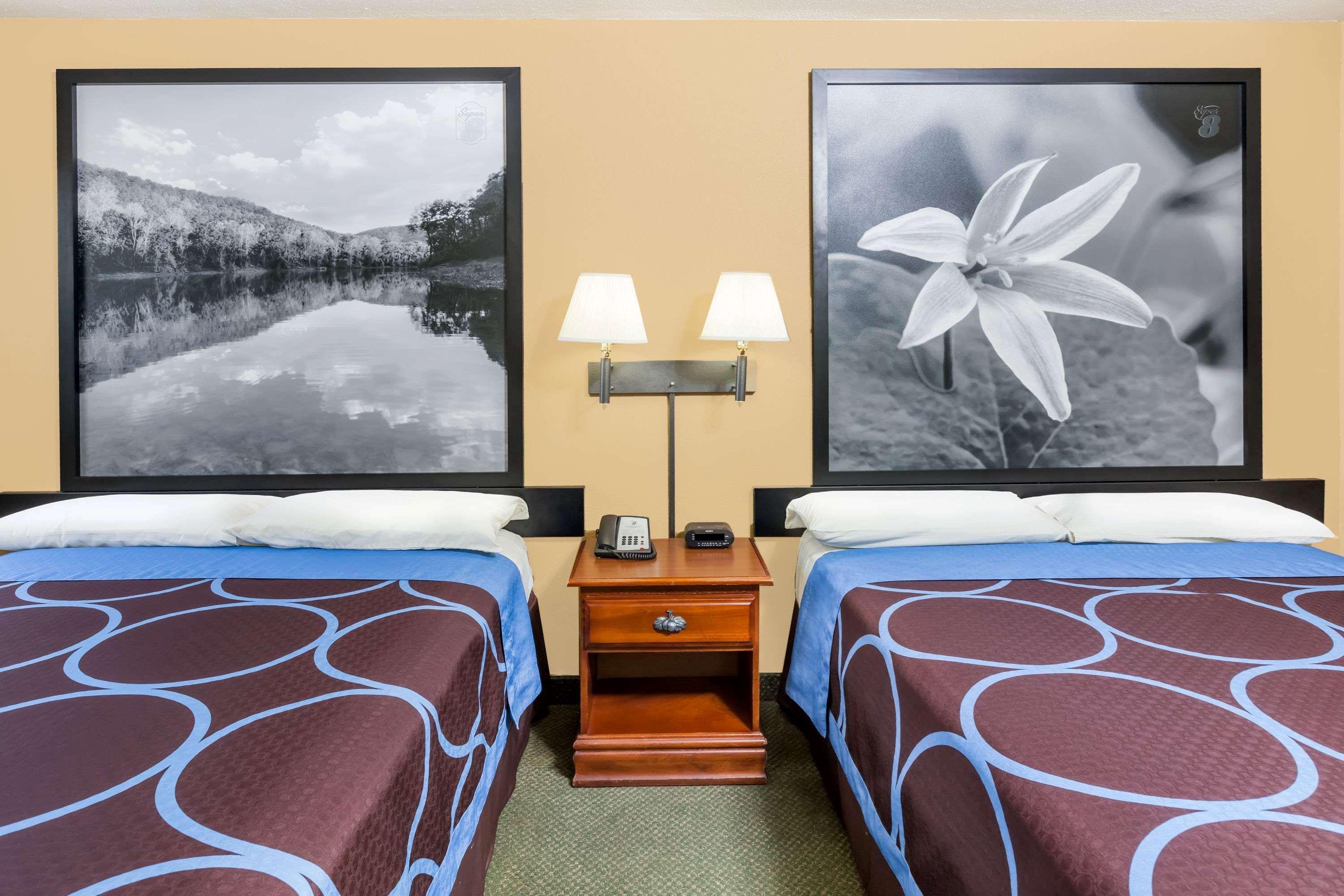 Super 8 By Wyndham Pine Bluff Hotel Exterior photo