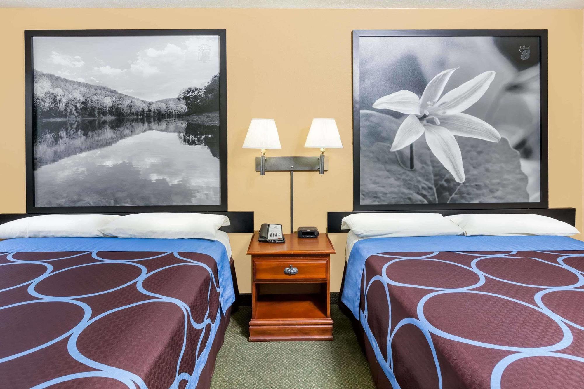 Super 8 By Wyndham Pine Bluff Hotel Exterior photo